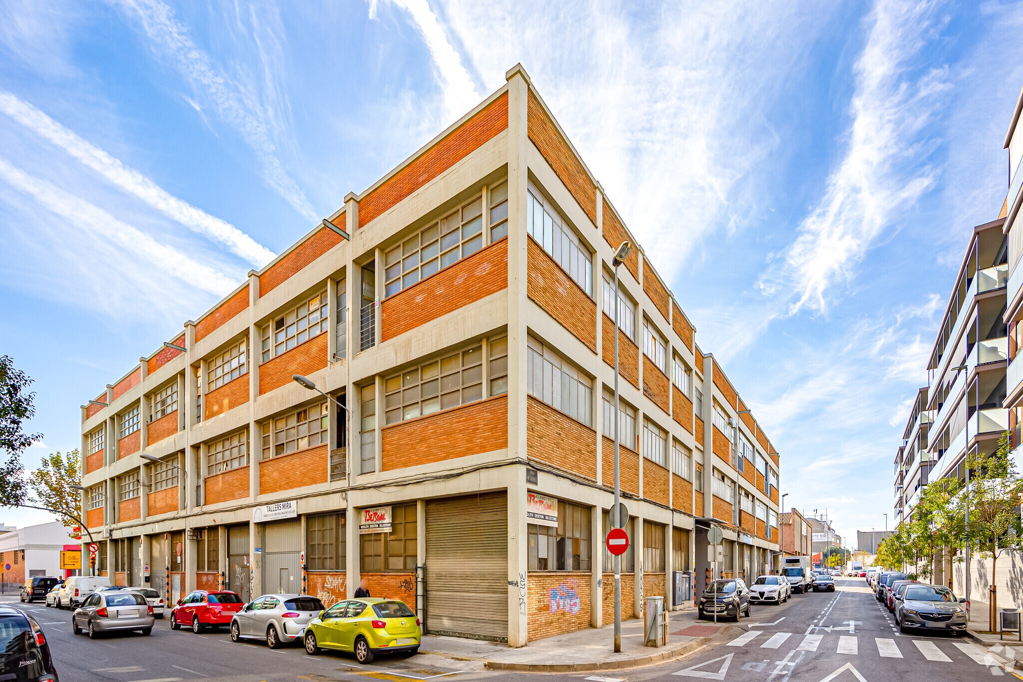 Industriel/Logistique dans L'Hospitalet de Llobregat, Barcelona à louer Photo principale– Image 1 sur 5