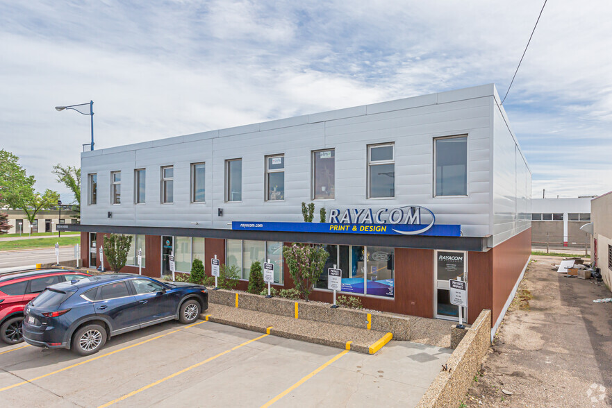 10303 65 Ave NW, Edmonton, AB à louer - Photo de l’immeuble – Image 1 sur 12