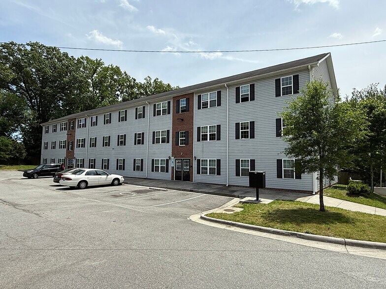 3700 Delancy St, Greensboro, NC à vendre - Photo principale – Image 1 sur 8
