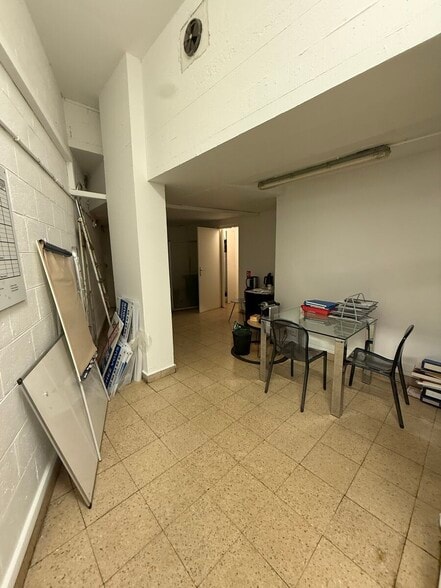 Local commercial dans Paris à louer - Photo de l’immeuble – Image 1 sur 3