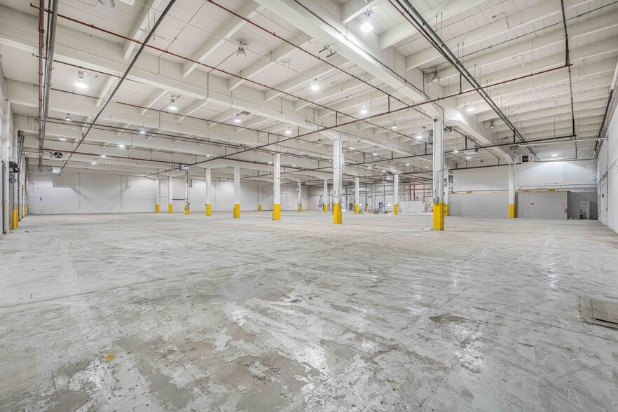2555 Ave Dollard, Montréal, QC à louer - Photo intérieure – Image 3 sur 6