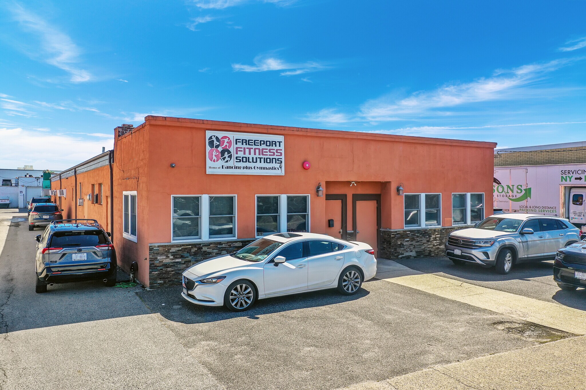 27 Hanse Ave, Freeport, NY à vendre Photo principale– Image 1 sur 17