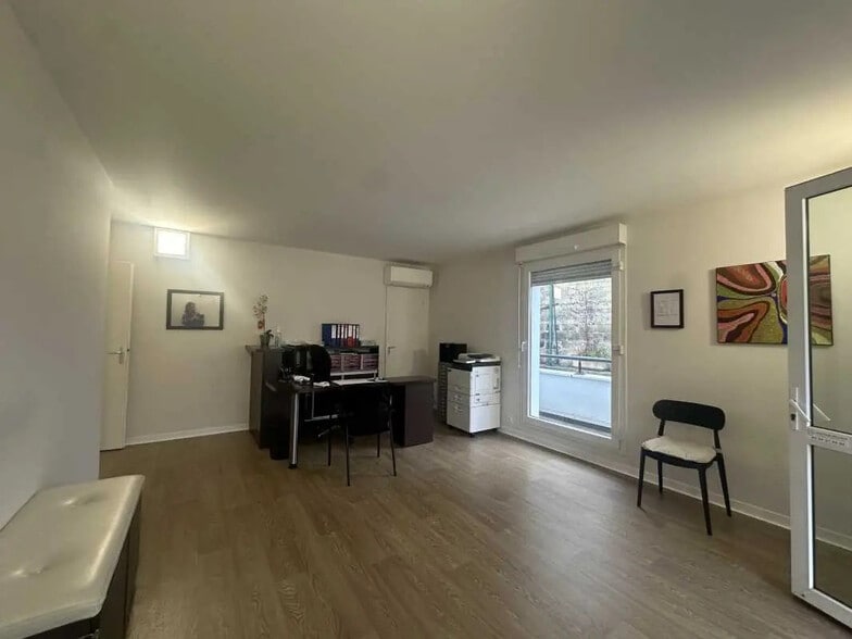 Bureau dans Le Bouscat à vendre - Photo de l’immeuble – Image 3 sur 6