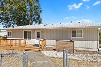 Plus de détails pour 2322 W Military Ave, Roseburg, OR - Spécialisé à vendre