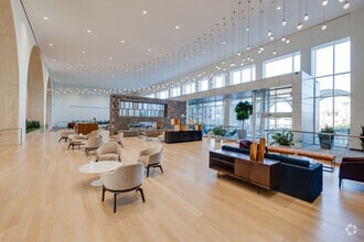 101 E 2nd St, Tulsa, OK à louer Hall d’entrée– Image 2 sur 3