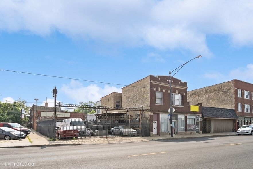 3453 N Pulaski Rd, Chicago, IL à vendre - Photo principale – Image 1 sur 5