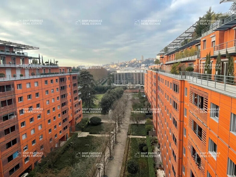 Bureau dans Lyon à louer - Photo de l’immeuble – Image 2 sur 31