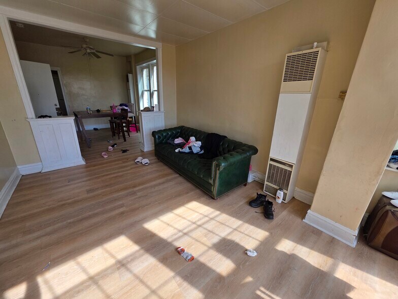 3742 W Montrose Ave, Chicago, IL à vendre - Photo intérieure – Image 3 sur 7