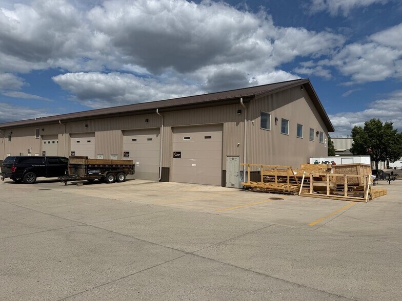 750 34th St N, Fargo, ND à louer - Photo de l’immeuble – Image 1 sur 6