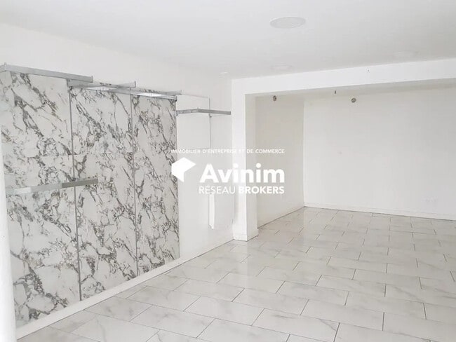 Plus de détails pour Local commercial à vendre