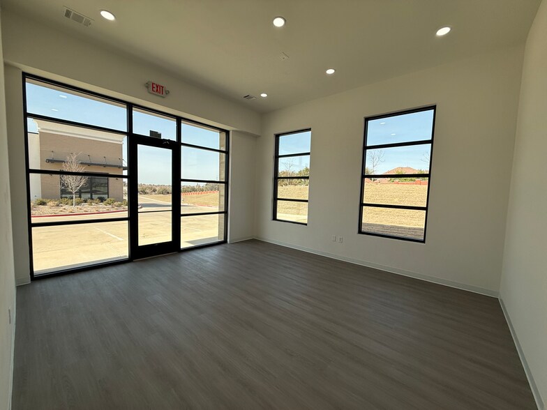 4540 N MacArthur Blvd, Irving, TX à louer - Photo intérieure – Image 3 sur 6