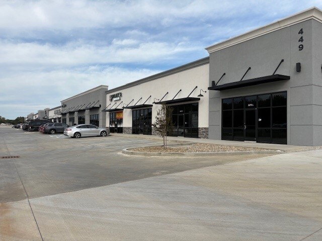 447 Warfield Blvd, Clarksville, TN à louer Photo de l’immeuble– Image 1 sur 7