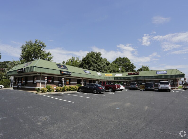 2001 N Cannon Blvd, Kannapolis, NC à louer - Photo principale – Image 1 sur 11