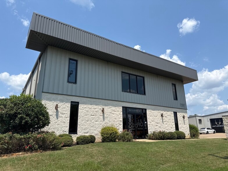 1907 E US Highway 80, White Oak, TX à vendre - Photo de l’immeuble – Image 2 sur 31