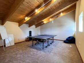 10038 Meadow Way, Truckee, CA à louer Photo intérieure– Image 2 sur 3