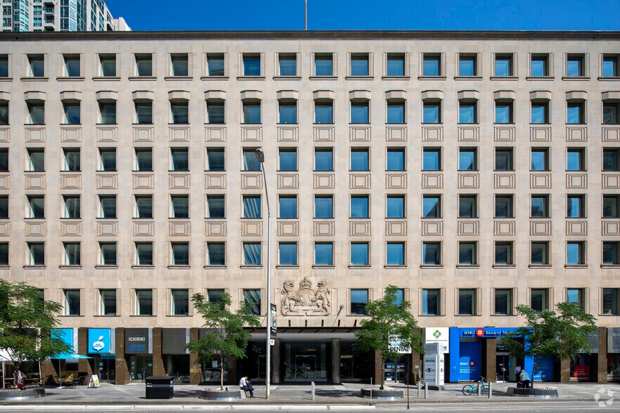 120 Bloor St E, Toronto, ON à louer - Photo de l’immeuble – Image 3 sur 11