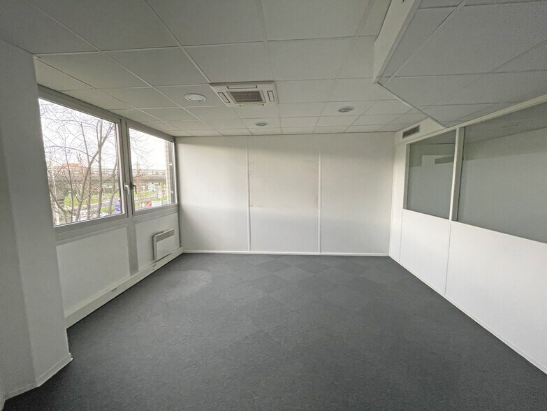 17 Avenue Didier Daurat, Blagnac à louer - Photo de l’immeuble – Image 2 sur 5