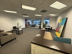 3070 Bristol St, Costa Mesa, CA à louer Photo intérieure– Image 1 sur 9