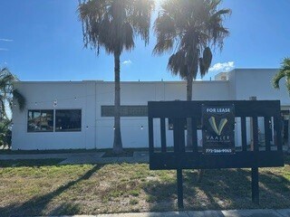 1102 S Us Highway 1, Fort Pierce, FL à louer - Photo de l’immeuble – Image 3 sur 34