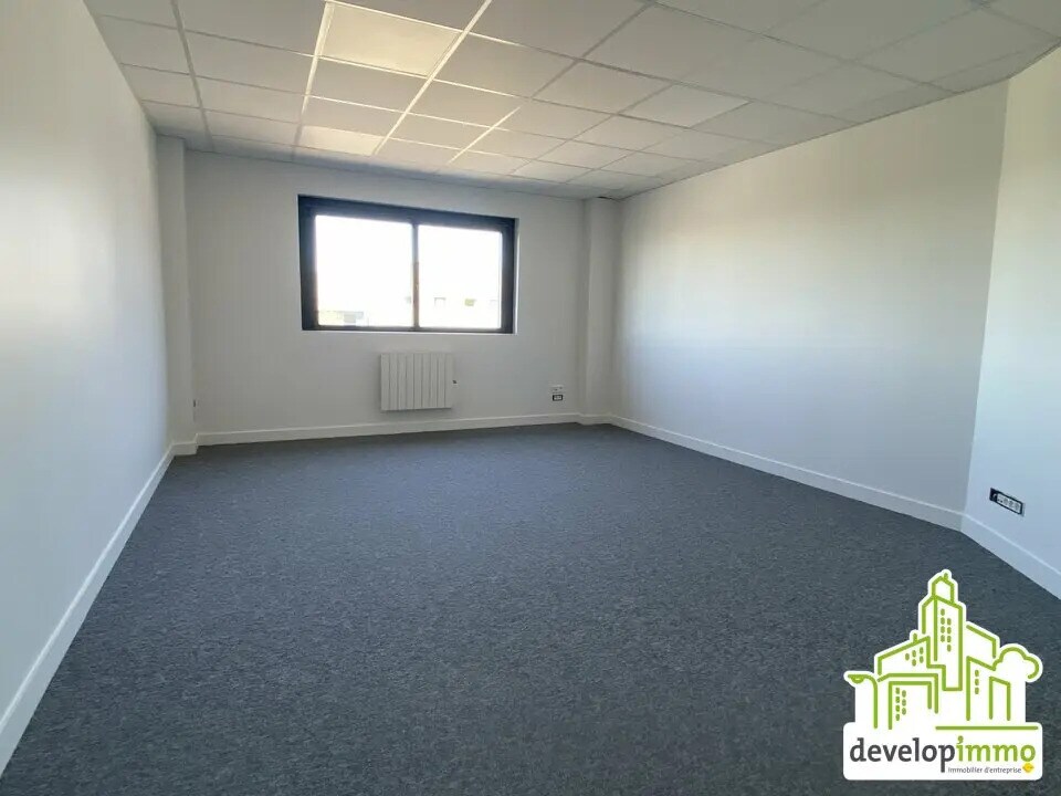 Bureau dans Saint-André-sur-Orne à louer Photo intérieure– Image 1 sur 8