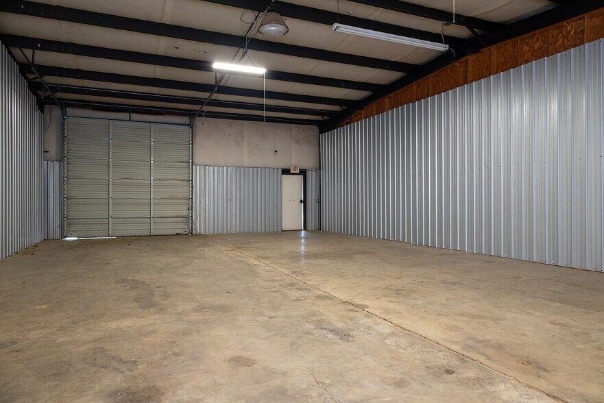 62 Industrial Park Cir, Benton, AR à louer - Photo de l’immeuble – Image 3 sur 11