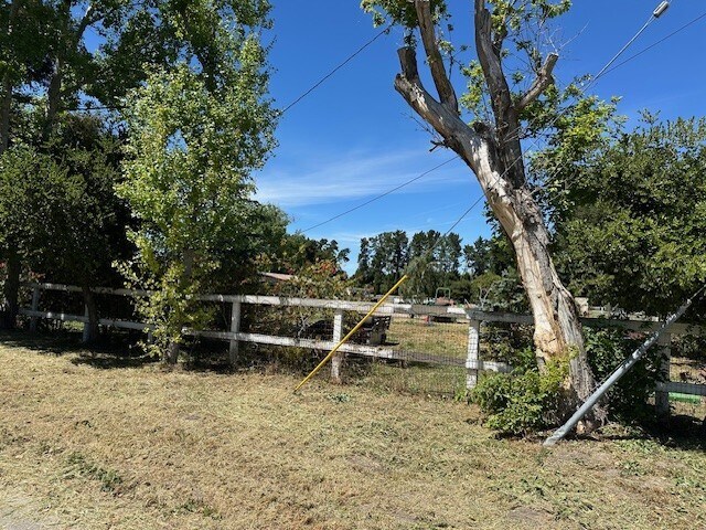 165 Leslie St, Los Alamos, CA à louer - Photo de l’immeuble – Image 3 sur 8