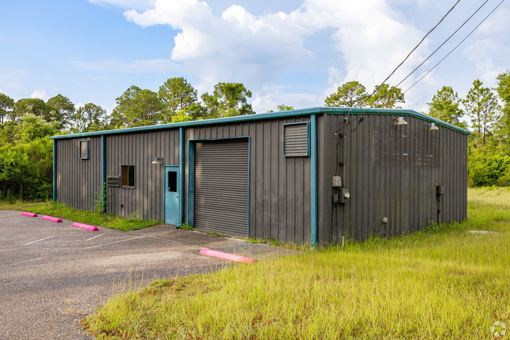 10241 Sorrento Rd, Pensacola, FL à vendre Photo de l’immeuble– Image 1 sur 18
