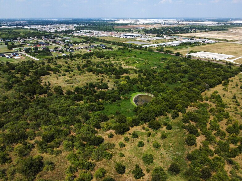 1015 N Crowley Rd, Crowley, TX à vendre - Photo de l’immeuble – Image 3 sur 7