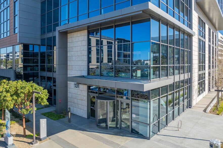 131 Oyster Point Blvd, South San Francisco, CA à louer - Photo de l’immeuble – Image 3 sur 3