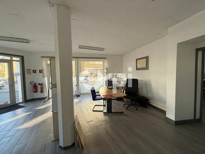Bureau dans Brive-la-Gaillarde à louer Photo intérieure– Image 1 sur 5
