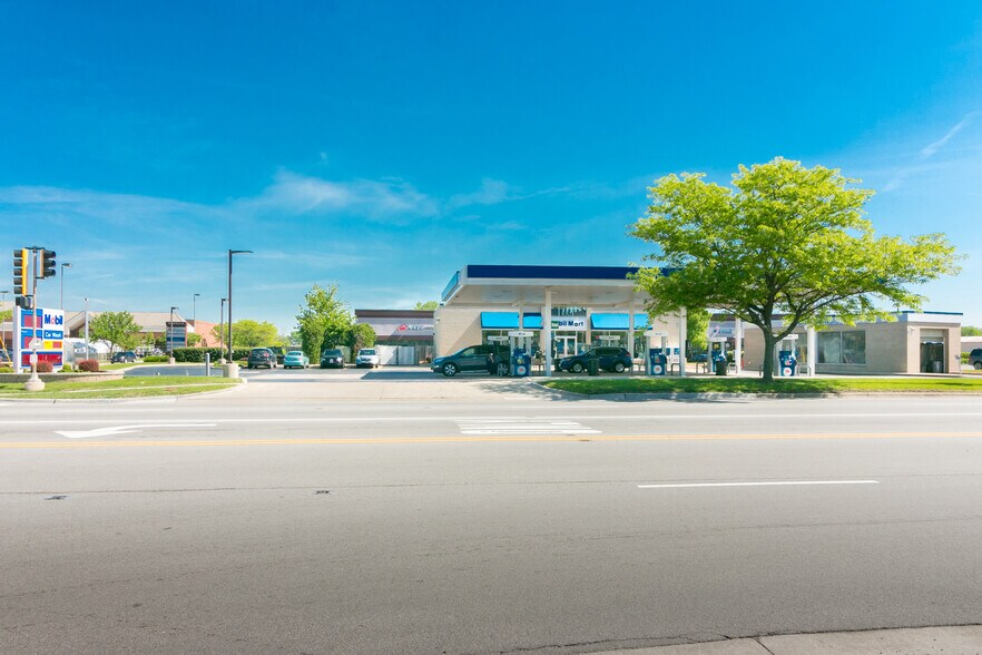 337 W Irving Park Rd, Wood Dale, IL à vendre - Photo de l’immeuble – Image 2 sur 20