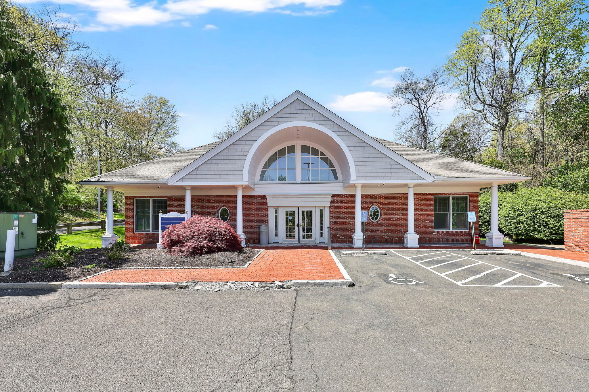 887 Bridgeport Ave, Shelton, CT à louer Photo principale– Image 1 sur 8