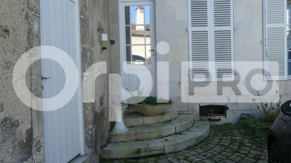 Bureau dans Bourges à louer - Photo de l’immeuble – Image 3 sur 6