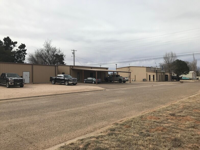 103 W Gulf St, Sundown, TX à vendre - Photo de l’immeuble – Image 2 sur 12