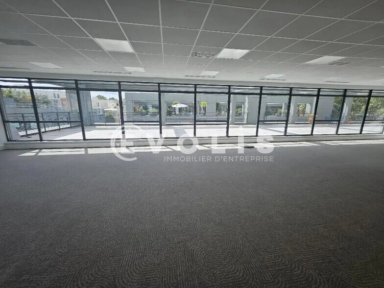 Bureau dans Bagneux à louer - Photo de l’immeuble – Image 3 sur 12