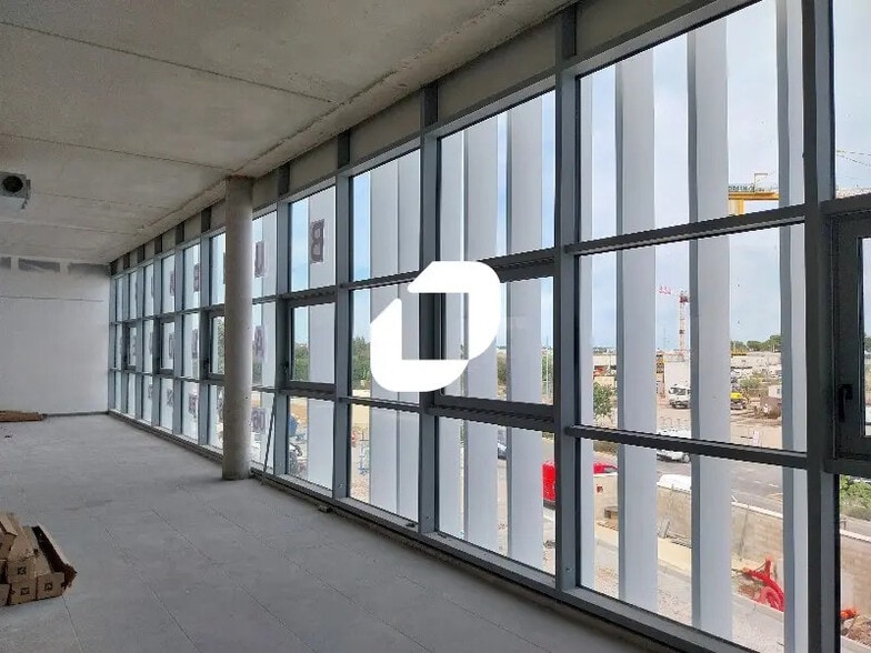 Bureau dans Villeneuve-lès-Maguelone à louer - Photo de l’immeuble – Image 2 sur 19