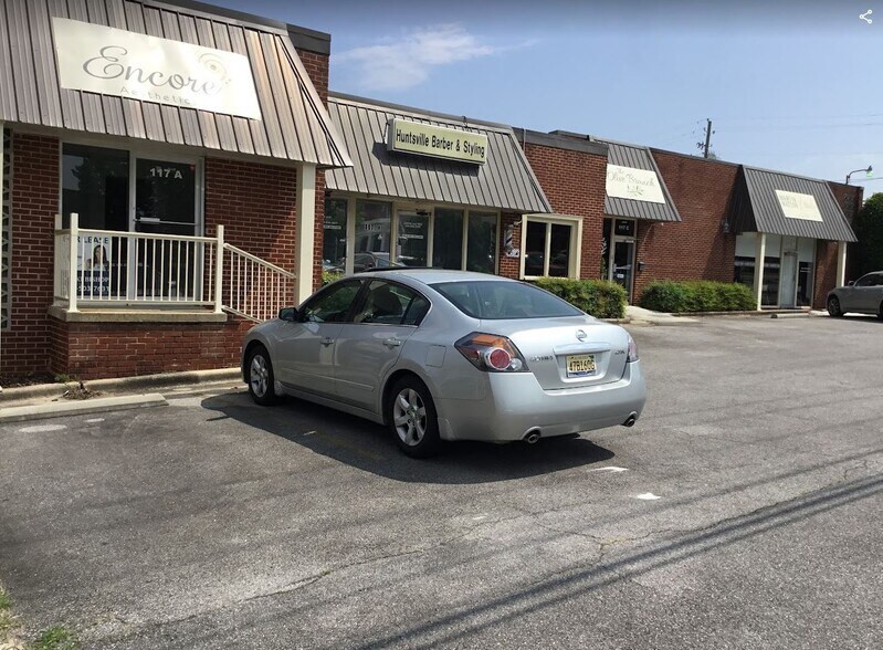 117 Longwood Dr SE, Huntsville, AL à louer - Photo de l’immeuble – Image 2 sur 21