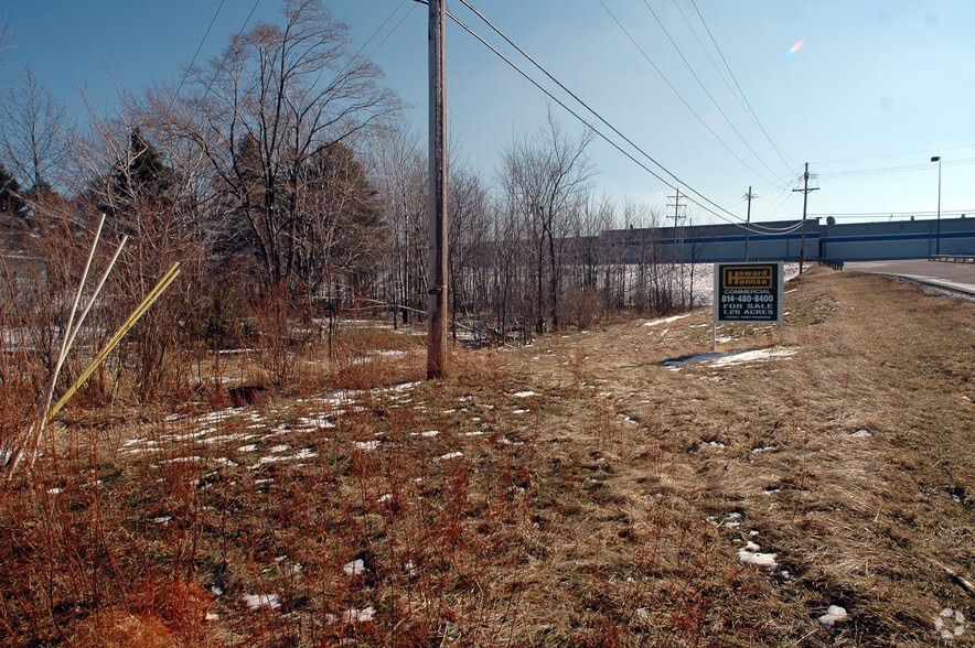 2201 Keystone Dr, Erie, PA à vendre - Photo principale – Image 1 sur 8