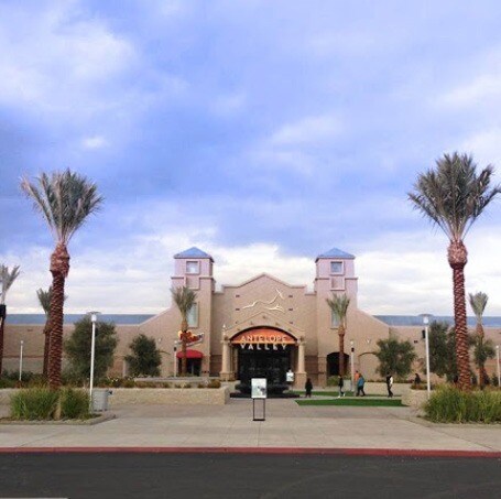 1233 Rancho Vista Blvd, Palmdale, CA à louer Photo de l’immeuble– Image 1 sur 3