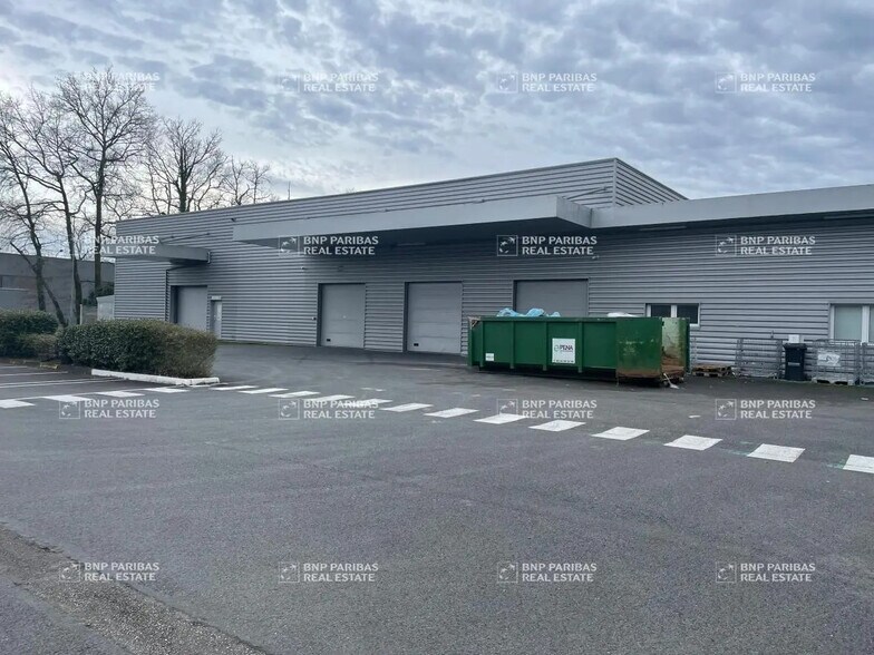 Local d’activités dans Canéjan à louer - Photo de l’immeuble – Image 3 sur 36