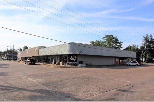 165 E Avenue H, Silsbee, TX à louer - Photo de l’immeuble – Image 2 sur 8
