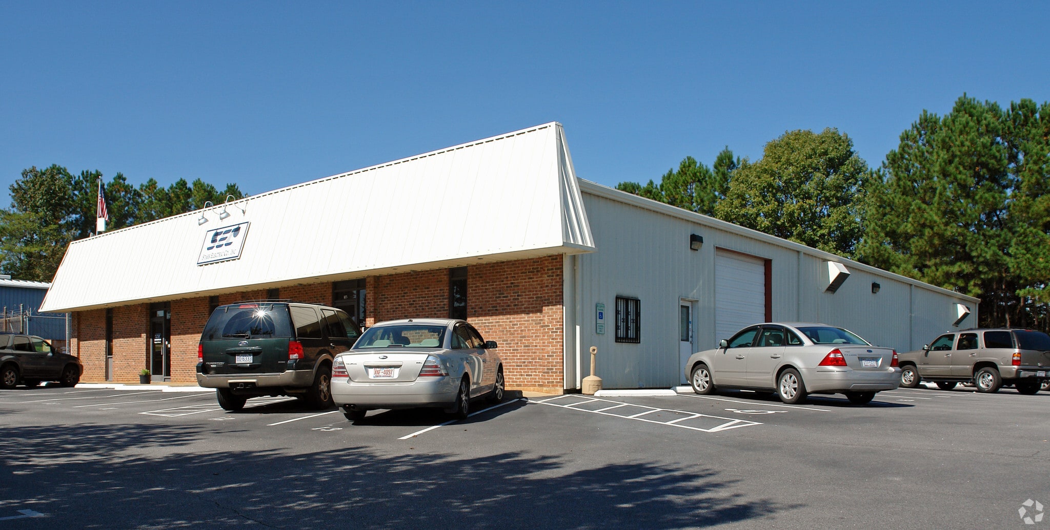 300 Sherwee Dr, Raleigh, NC à louer Photo principale– Image 1 sur 3