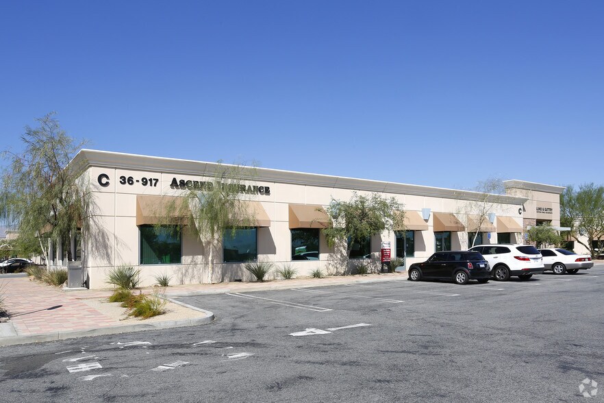 36917 Cook St, Palm Desert, CA à louer - Photo de l’immeuble – Image 3 sur 10