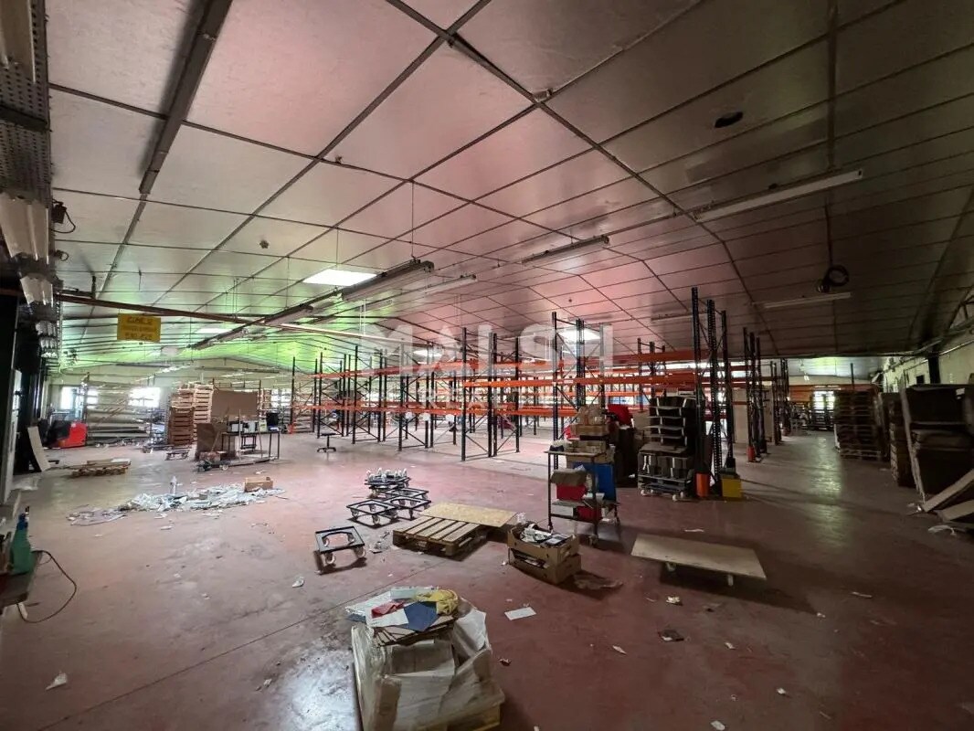 Industriel/Logistique dans Saint-Galmier à vendre Photo intérieure– Image 1 sur 9