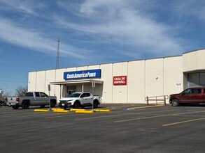 1515 E Abram St, Arlington, TX à louer Photo de l’immeuble– Image 1 sur 7