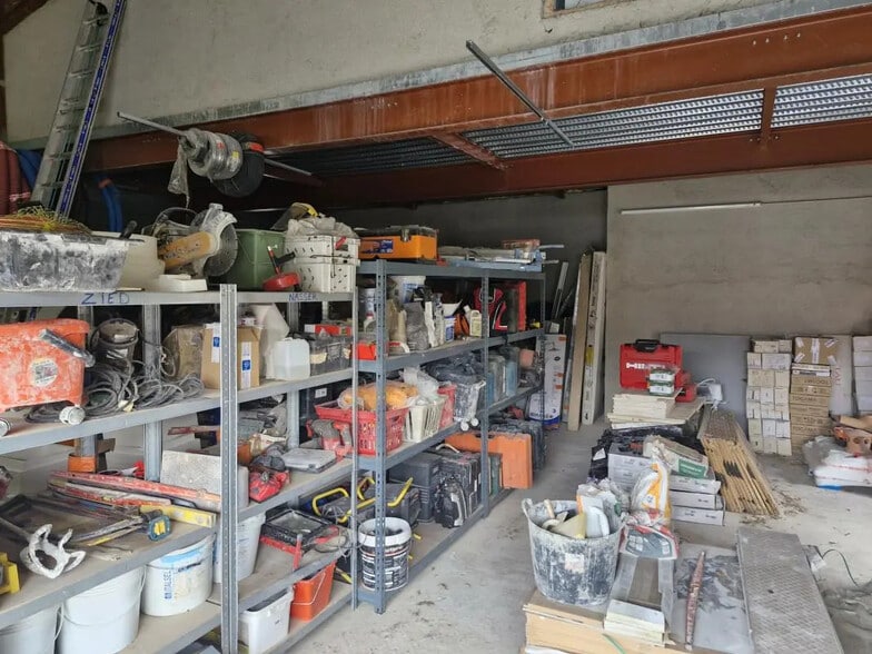 Industriel/Logistique dans Tourrettes à louer - Photo de l’immeuble – Image 2 sur 4