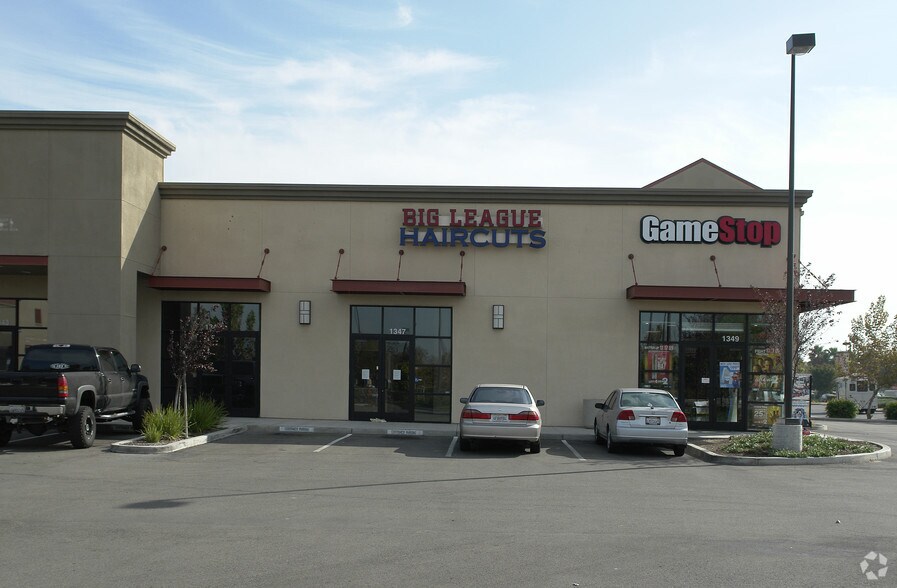1321-1349 Historical Plaza Way, Manteca, CA à louer - Photo de l’immeuble – Image 3 sur 4