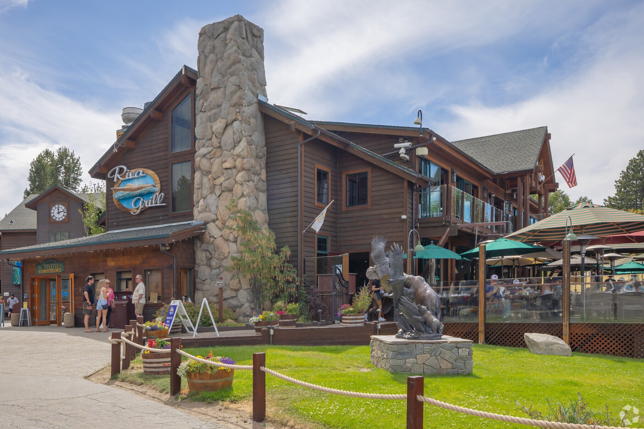 900 Ski Run Blvd, South Lake Tahoe, CA à louer Photo principale– Image 1 sur 5