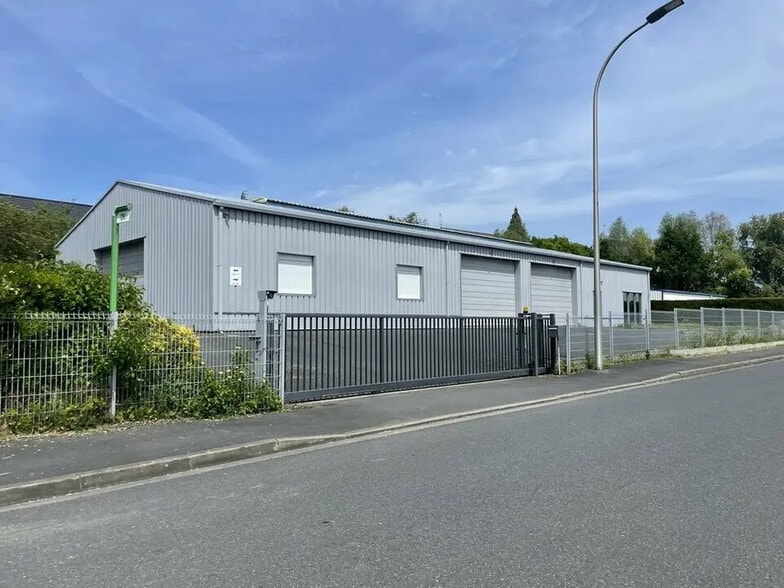 Local d'activités dans Bretteville-sur-Odon à vendre - Photo de l’immeuble – Image 1 sur 7