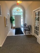 219 W 55th St, Clarendon Hills, IL à louer Photo intérieure– Image 1 sur 3